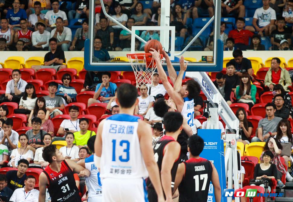 周伯勳上演隔人精采爆扣，high翻全場。（圖／記者葉政勳攝 , 2017.07.15）