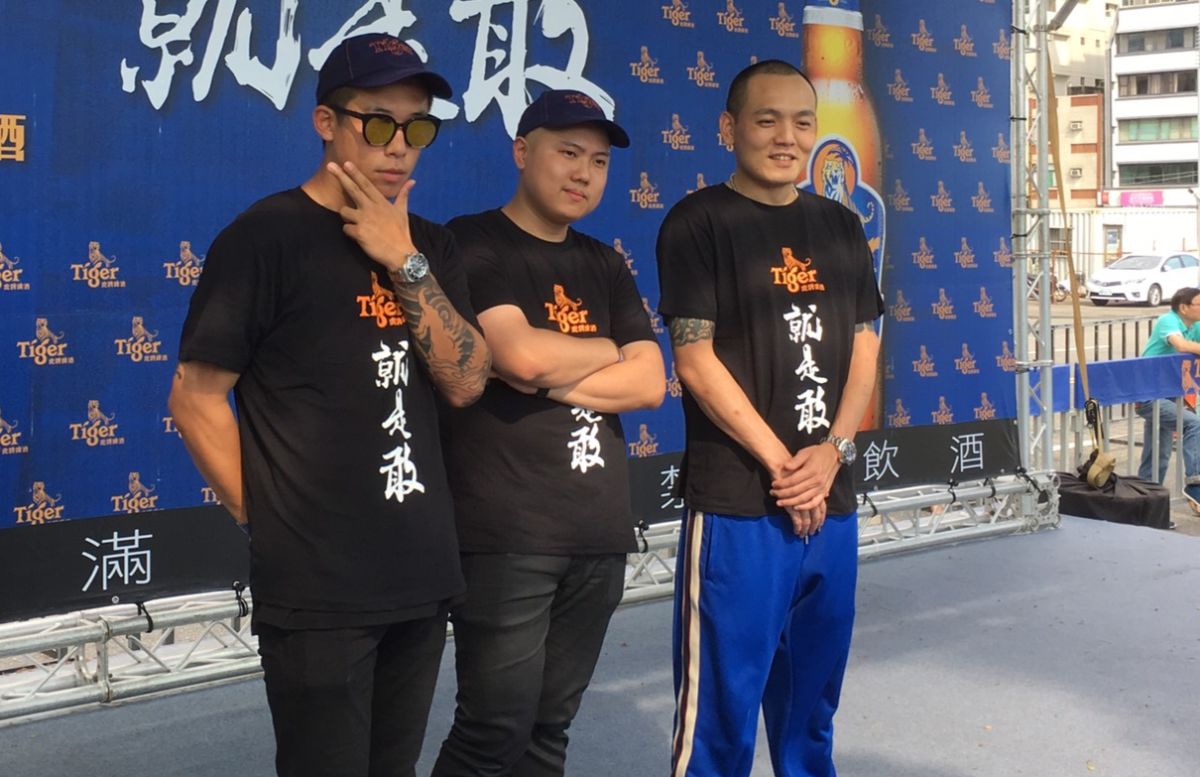 玖壹壹在活動上挑戰溜索。（圖／記者潘才鉉攝 , 2017.7.14）