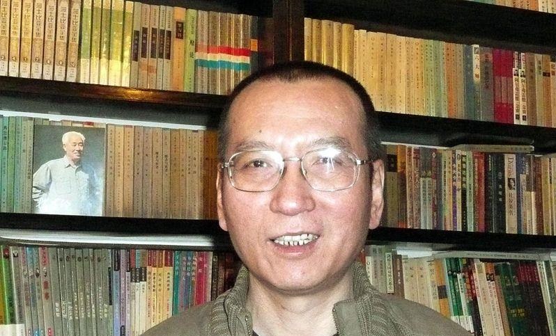 諾貝爾和平獎得主劉曉波（圖），因肝癌末期保外就醫，院方12日發布最新病情通報，指出劉曉波病情垂危，院方正全力搶救中。（中央社資料）