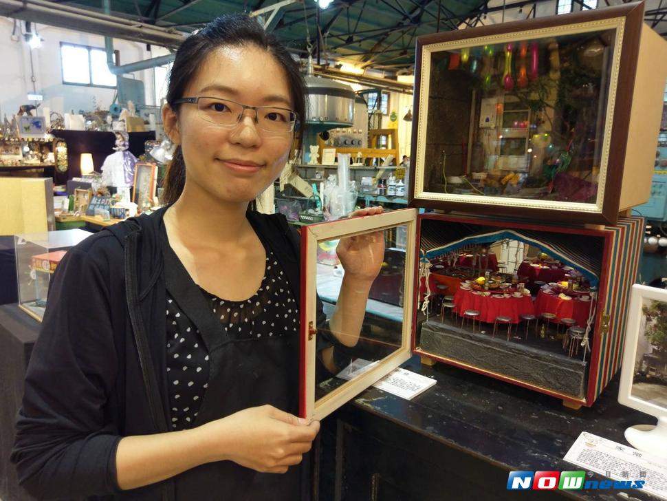 陳奕璇袖珍屋作品「辦桌」，縮小實境呈現台灣辦桌文化，受日人青睞邀請至東京展覽交流。（圖／邱嘉琪攝 , 2017.07.12）