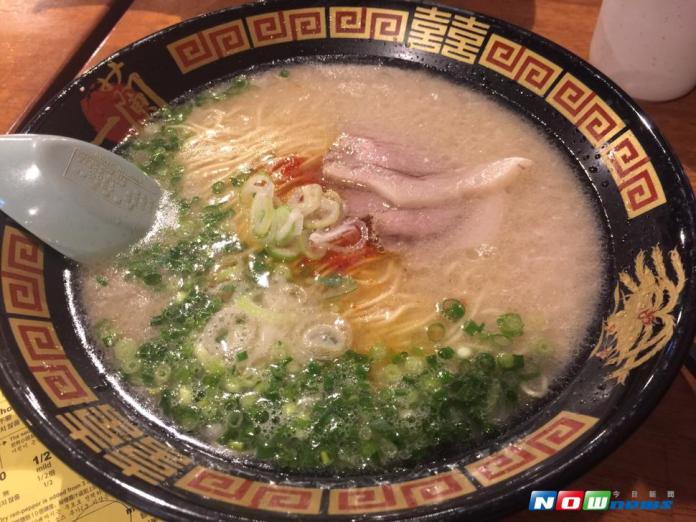 ▲新台幣兌美元升破 30.5 元，但日圓也回升到 113 價位，日圓換匯價重回 0.27 字頭。晚一天換匯， 5 萬台幣就損失一碗一蘭拉麵。（圖／記者許家禎攝）