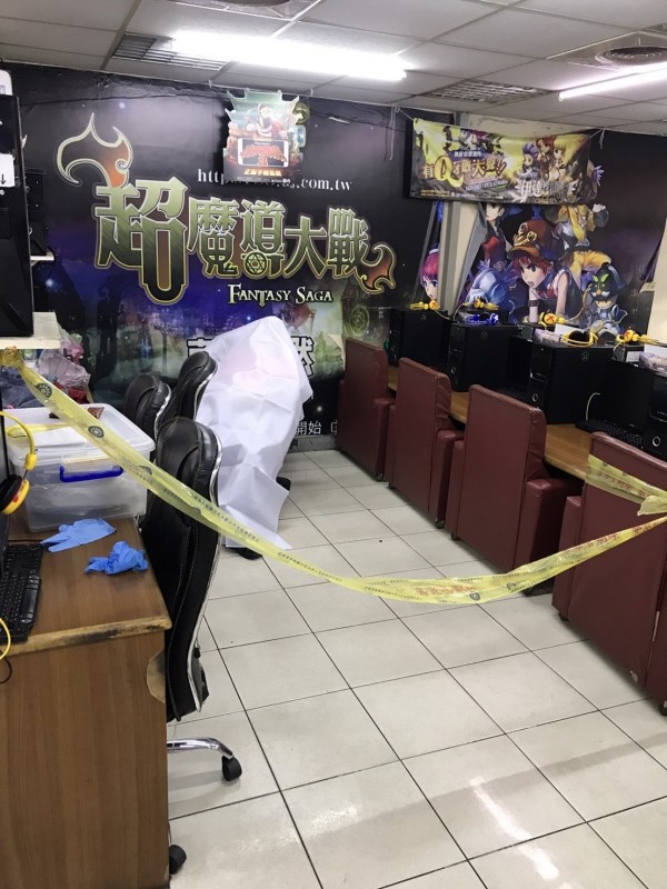 台北市建國北路三段一間網咖11日下午傳出男客人陳屍在座位上。（圖／社會中心翻攝）