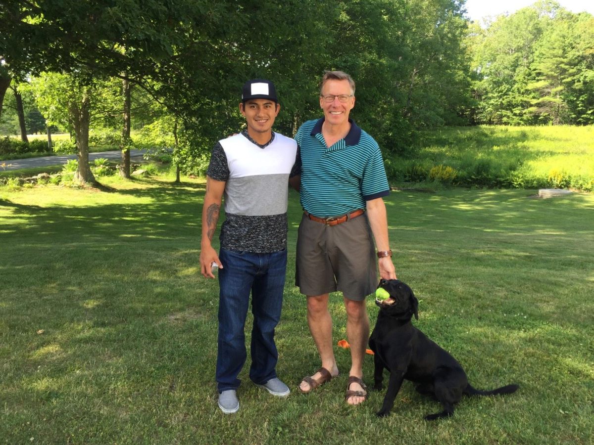 林子偉和寄宿父母。（圖／取自林子偉臉書）