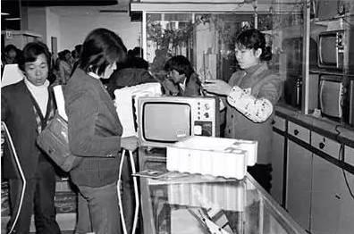 80年代的黑白電視機。