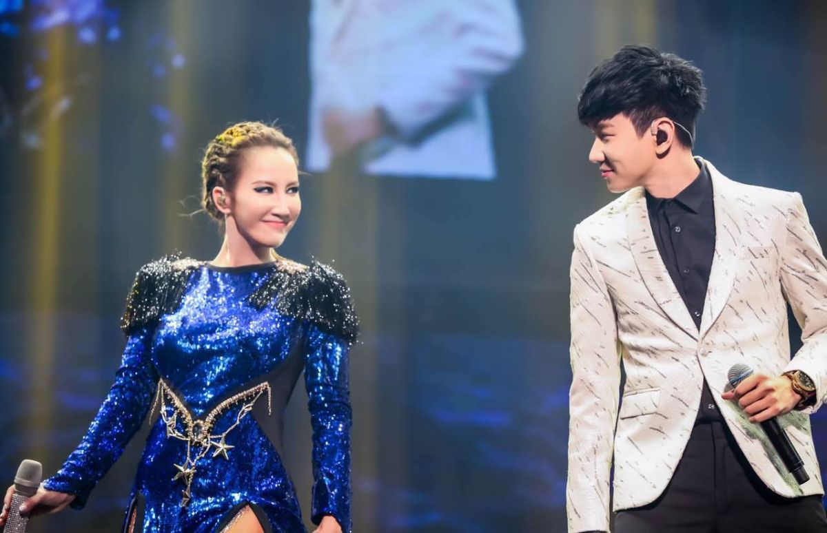 李玟合唱林俊傑，搞笑逼問他「何時成家」。（圖／萬力達娛樂提供 , 2017.07.09）