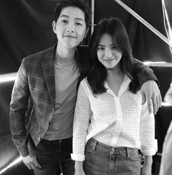 ▲宋仲基結婚女友大哭，他問：「她是否心靈上出軌了？」。（圖／宋慧喬IG）