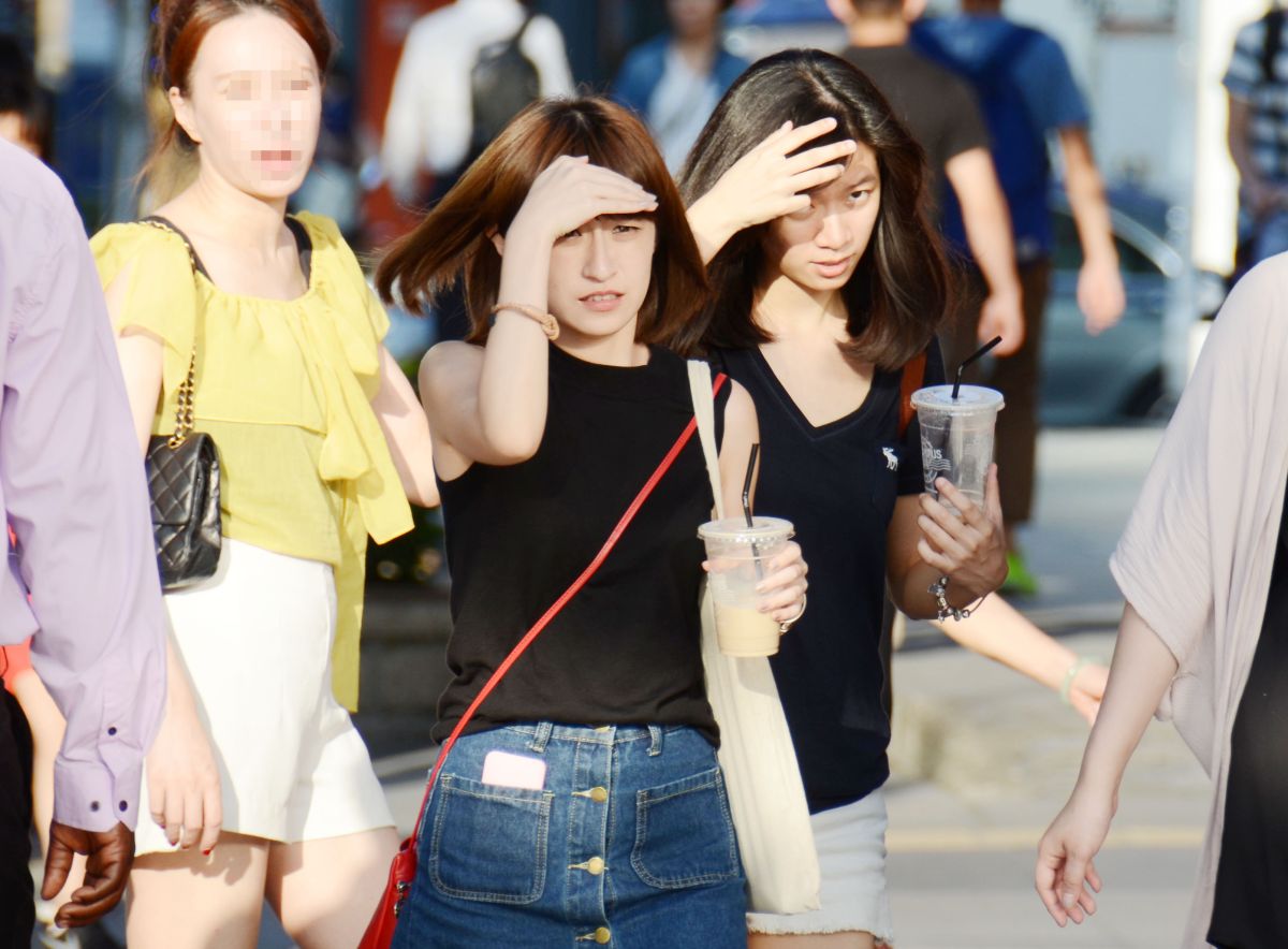 白天晴朗炎熱，午後注意天氣變化。（圖／NOWnews攝影中心）