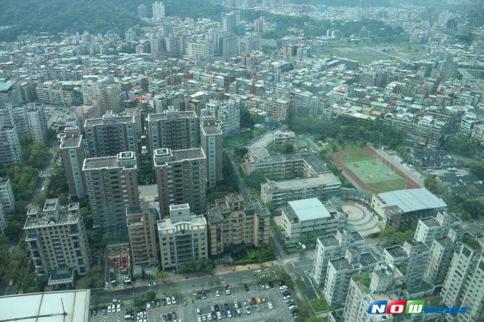 台北市囤房稅率大幅調降至 1.5% ，房仲認為可提升建商參與都更意願，並支撐降價策略。（圖／NOWnews資料照）