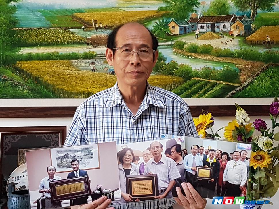 陳榮楷創作藏頭詩分贈各行各業廣結善緣（圖／記者李清貴攝 , 2017.07.05）