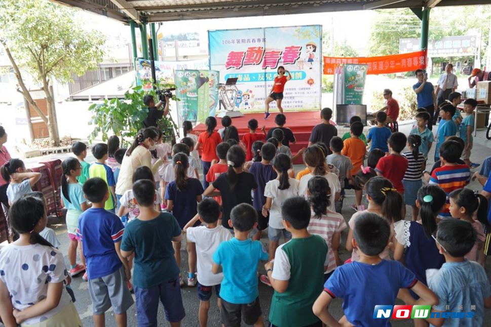 嘉義縣警局為免暑假期間青少年誤入歧途，積極宣導反毒品、反兒少性剝削的觀念。（圖／嘉義縣警局提供，2017.07.04）