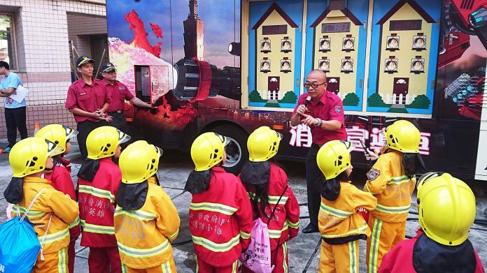 ▲台北市政府消防局舉辦「106 年消防營活動」於今日展開序幕。（圖／翻攝自「台北市政府消防局」臉書）