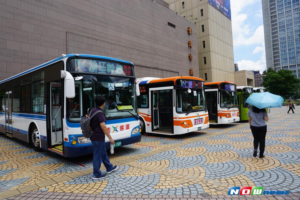 ▲台北市政府將於7月5日推出5條幹線公車路線，提供民眾轉乘公車、捷運第二趟半價優惠。（圖／記者林縉明攝 , 2017.07.04）