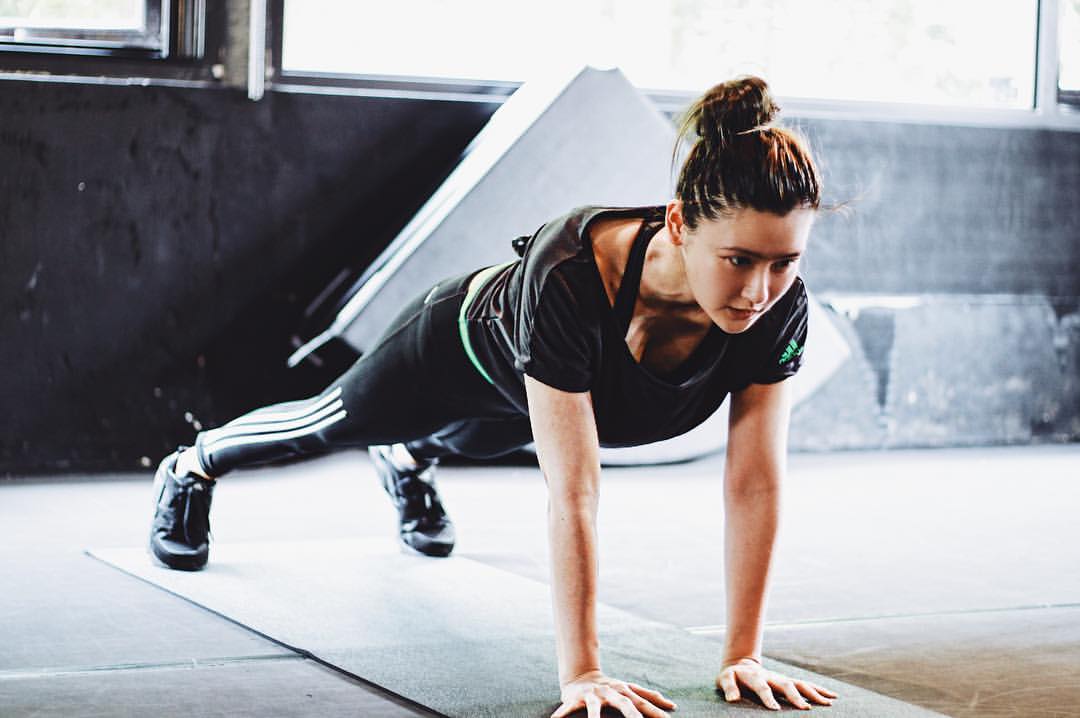 陳艾熙靠著運動及飲食瘦回火辣身材。（圖／翻攝自陳艾熙臉書, 2017.07.03）