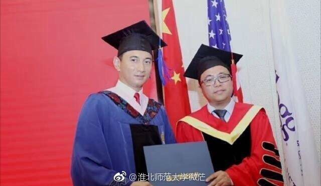 吳奇隆獲得北京大學EMBA課程碩士學位。（圖／翻攝自微博 , 2017.07.02）