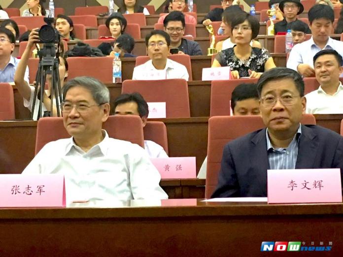 台北市長柯文哲將在3日下午會見提前抵達上海的國台辦主任張志軍（左）。（圖／NOWnews）