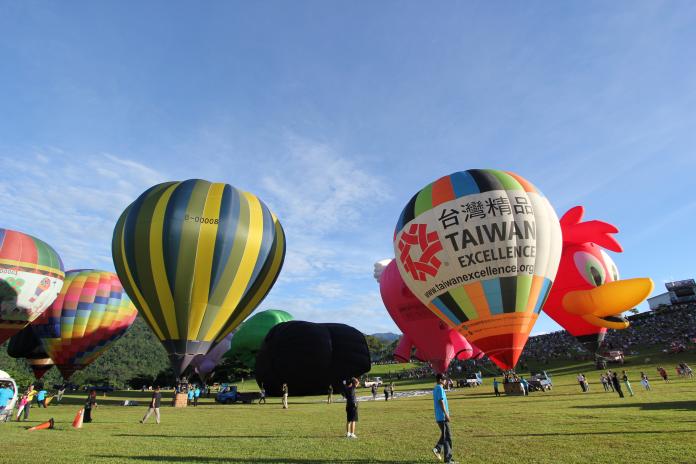 台灣精品熱氣球於台東縣鹿野高台升空。（圖／外貿協會提供）