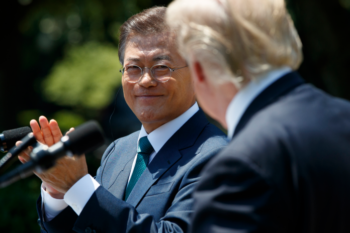 南韓總統文在寅於29日首次訪美，據傳他將帶領韓國企業在川普核心陣營密集的地區進行投資。（圖／達志影像/美聯社）