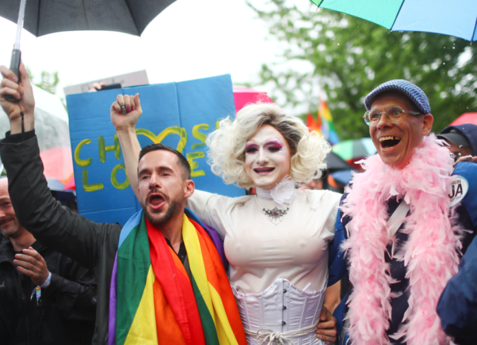 德國國會30日表決，通過同性婚姻合法法案。（圖／路透）