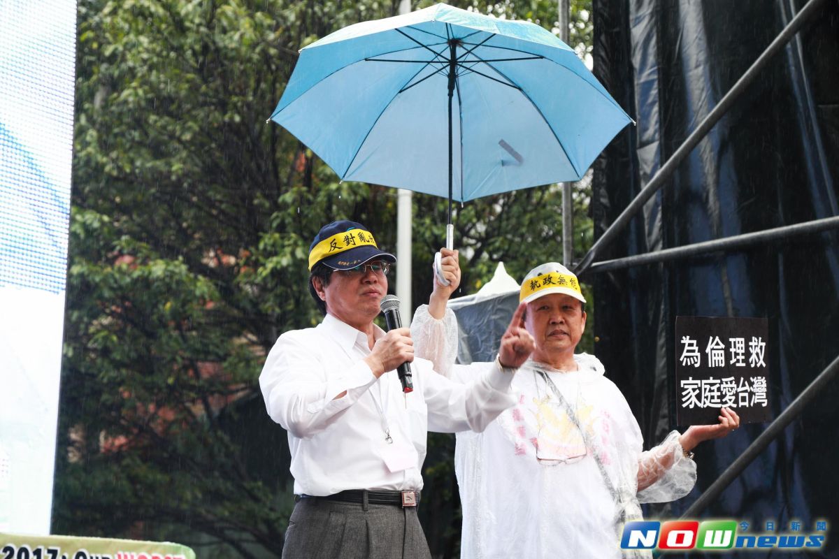 ▲全國公務人員協會理事長李來希主持615警察節向警察致敬活動。（圖／記者葉政勳攝，2017.6.15）