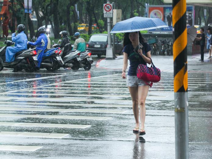 快訊／上班注意！台南、高雄5縣市「大雨特報」　一路警戒到晚上