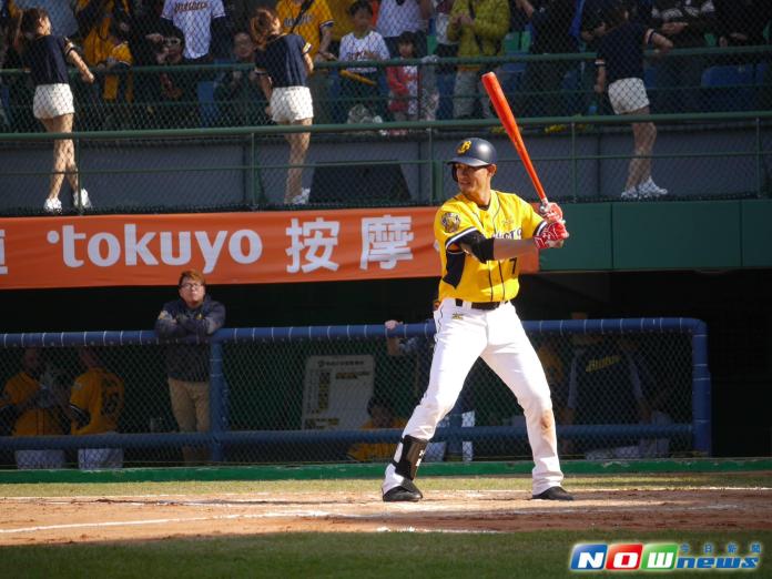 ▲張志豪本季首轟出爐。（圖／記者吳政紘攝）