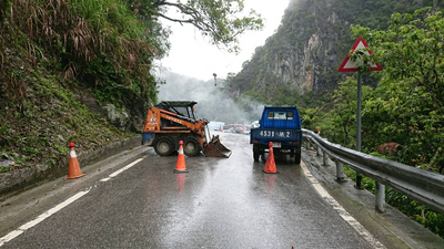 尼莎颱風過後，公路總局封閉2路段。（示意圖／中央社資料照）