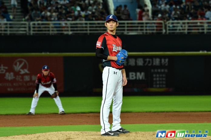 ▲王溢正好投壓制，率桃猿暫時領先。（圖／資料照／記者林柏年攝）