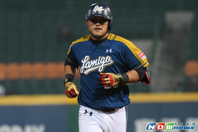 ▲陳俊秀開轟。（圖／記者葉政勳攝）