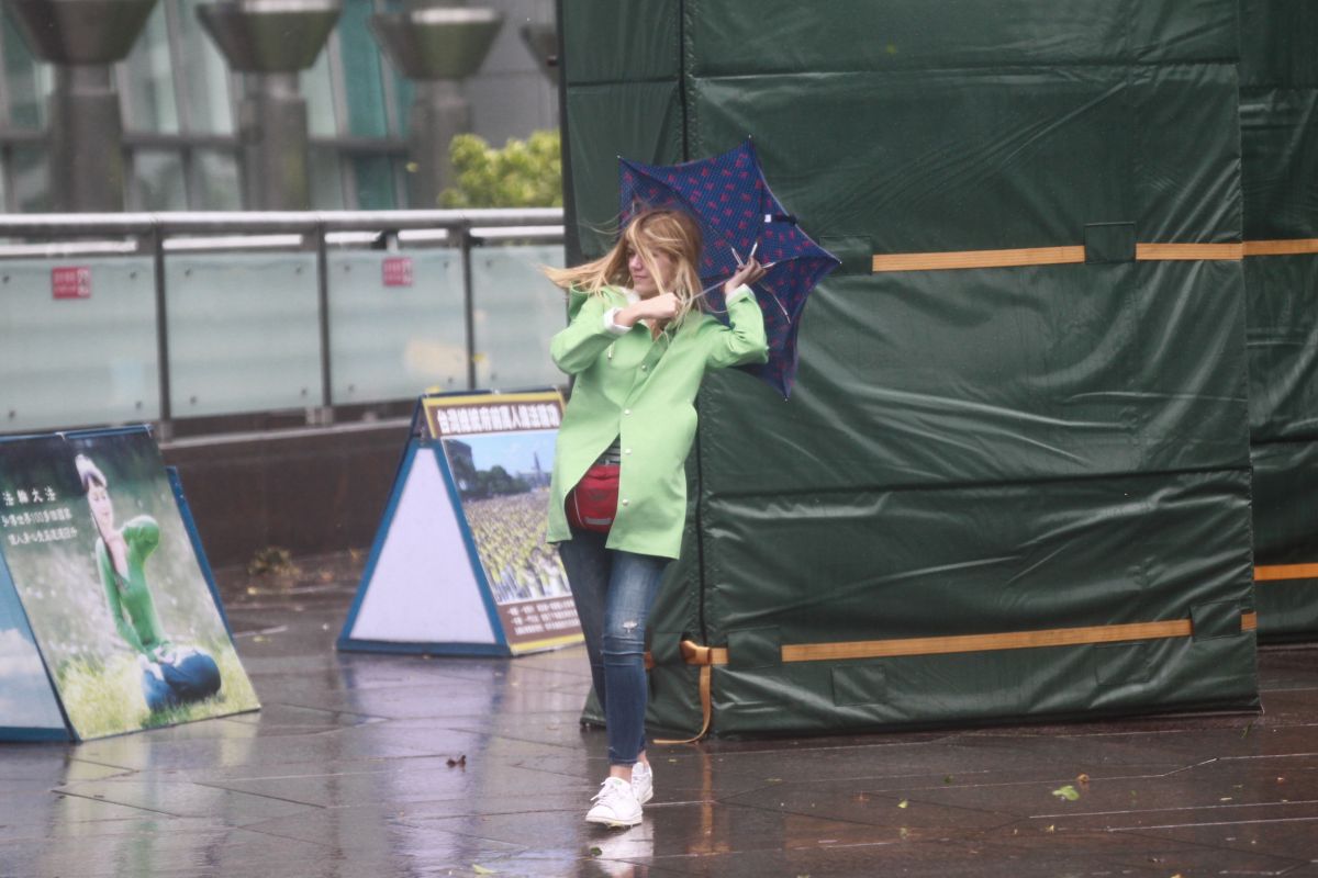 ▲今年第6號颱風「米克拉」持續增強中，氣象局發布9縣市大雨特報，另有5縣市要特別注意即時大雷雨的發生。（示意圖／NOWnews資料照）