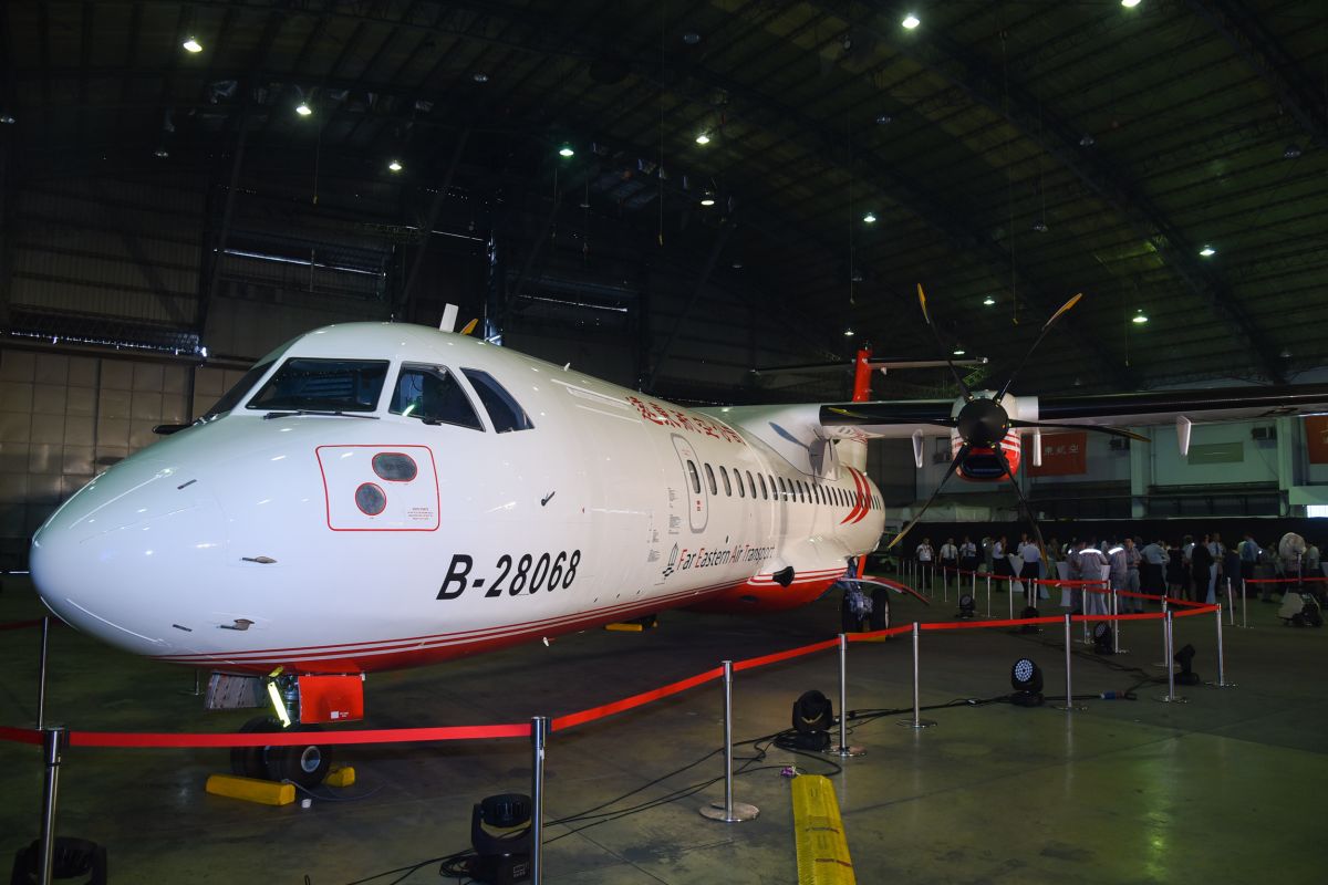 ▲遠東航空FE3060在2019年4月20日降落台中機場時偏出跑道，運安會今（14）日公布運輸事故調查報告。（圖／NOWnews資料照）