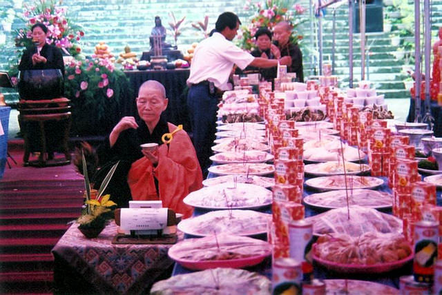 中元普渡。圖片來源：古嚴寺