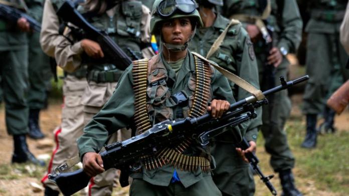 ▲委內瑞拉在當地時間26日和27日舉行全國軍事演習。（圖／翻攝自france24.com）