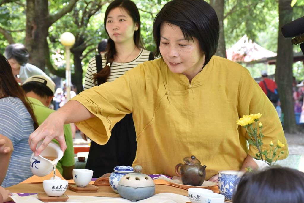 ▲峨眉鄉在十二寮舉辦「2017峨眉鄉東方美人茶暨農特產品展售會」活動。（圖／新竹縣政府提供 , 2017.08.27）