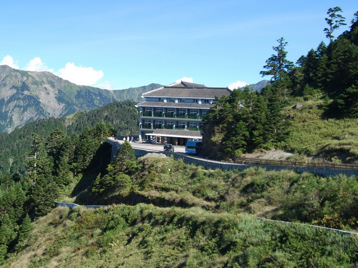 ▲合歡山松雪樓將進行內部設備改善工程，施工期間9月1日至10月7日暫停住宿服務。（圖／東勢林區管理處提供2017.8.25）