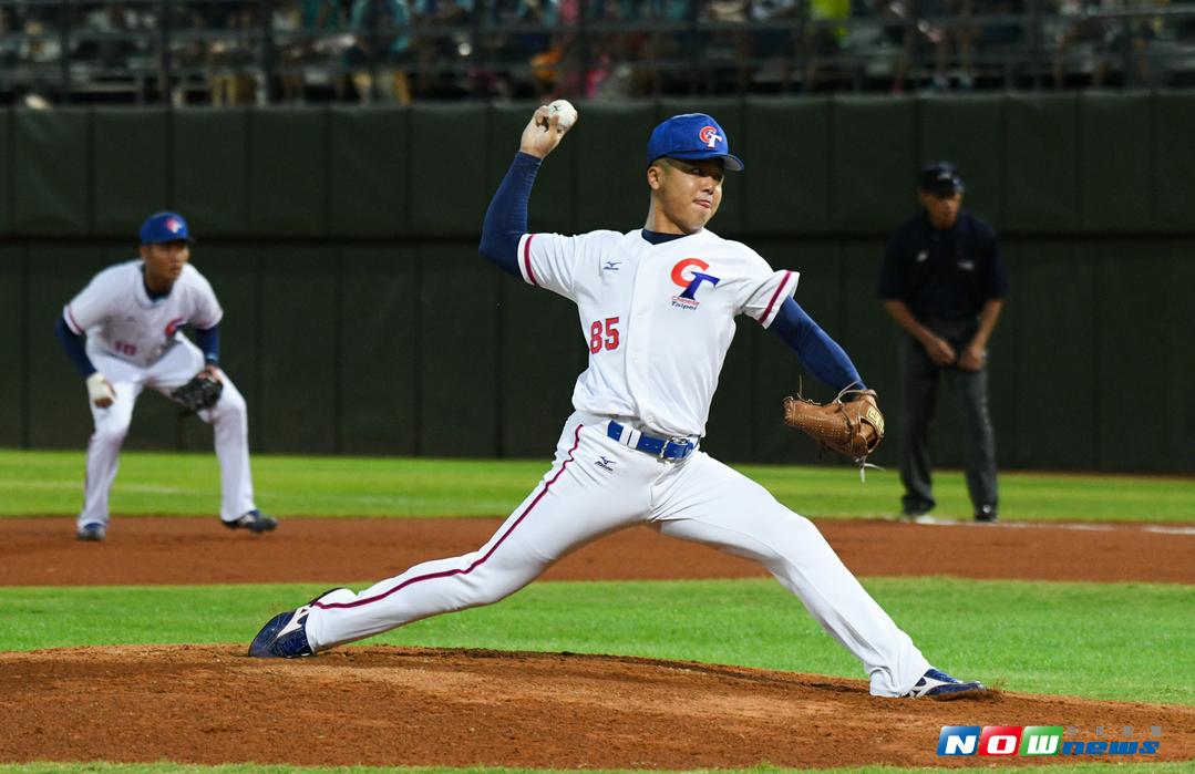 台北世大運棒球項目 中華台北vs.捷克。中華隊投手陳明軒。（圖／記者葉政勳攝 , 2017.08.22）