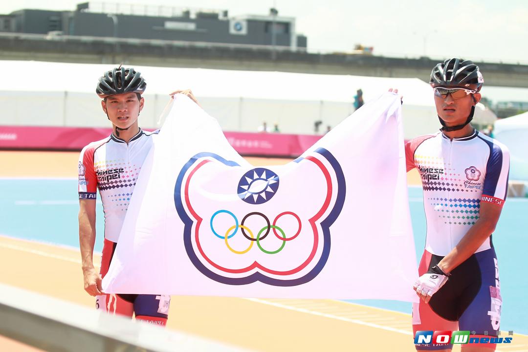 滑輪溜冰男子10,000m計點淘汰賽，中華台北選手陳彥成（左）、柯福軒（右）分別拿下金牌與銀牌。（圖／記者葉政勳攝 , 2017.08.21）