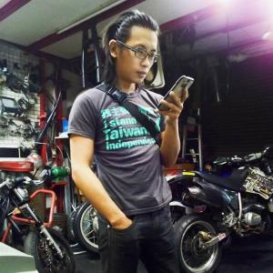 「割國旗」抗議黨國不分！無罪變拘役15天　台灣國：將提上訴
