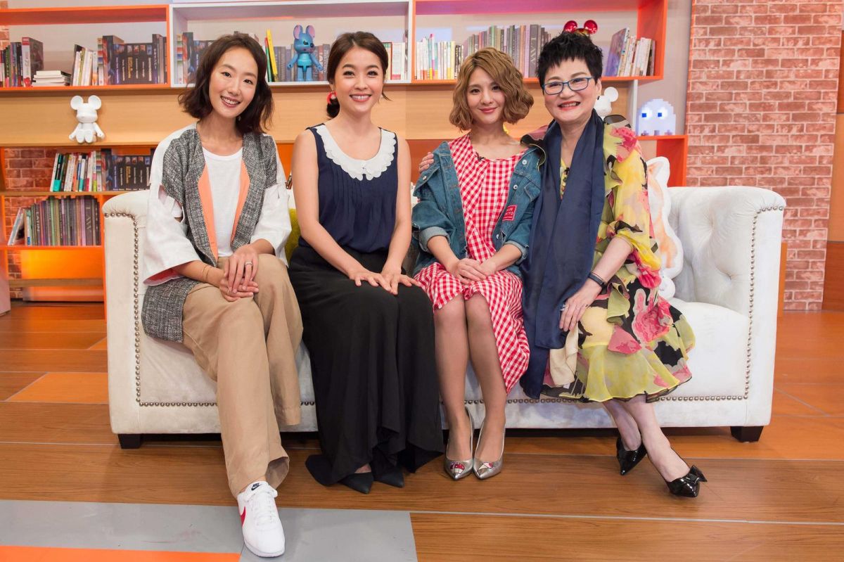 ▲陸明君（左起）、小嫻、郭靜、張小燕一起聊主持密技。（圖／TVBS提供，2017.08.17）