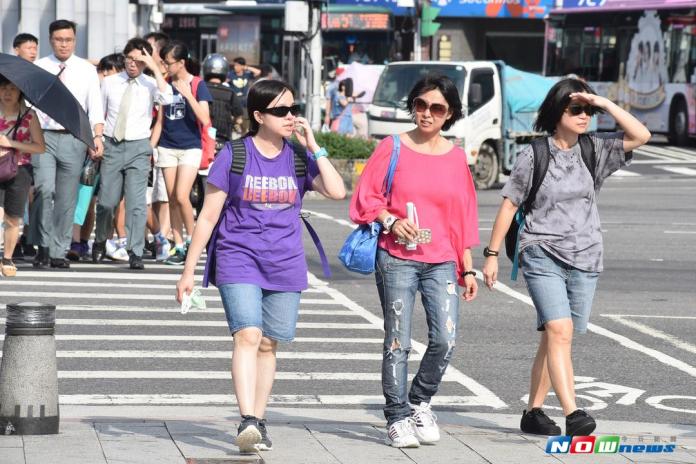 今\\(16\\)日上午11點24分左右，台北市已出現了37.8℃的高溫，氣象局提醒，下午高溫恐怕還會再往上攀！（圖／NOWnews）