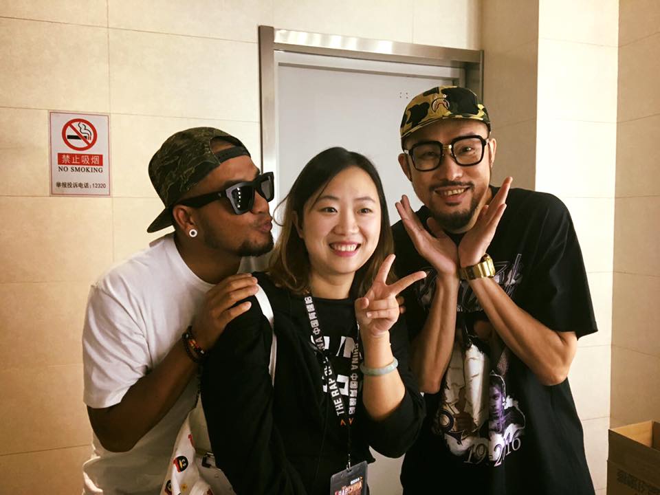 ▲張震嶽（左）曬出與熱狗（右）同框糖糖的合照。（圖／翻攝自臉書，2017.08.12）