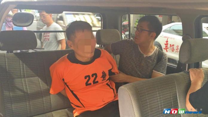 高雄警方11日逮捕涉及警匪駁火案件的犯嫌。（圖／記者宋德威攝 , 2017.08.11）