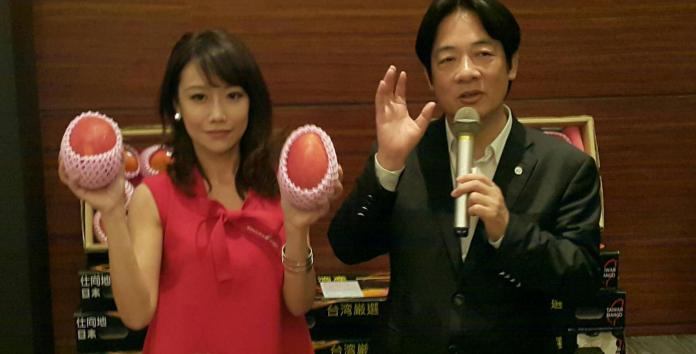 賴清德到日本特別介紹台南的名產之一芒果。（圖／台南市新聞處提供，2017.08.10）