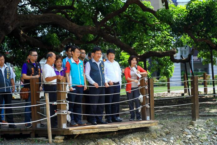 市長林佳龍等人視察搶救茄苳樹王，打造文化生態公園工程（圖／台中市政府提供）