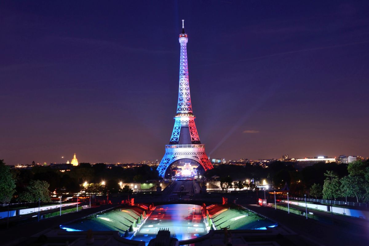 暑假到了，大家都愛出國旅行，如今有國際訂房網站公布了「10大快閃旅遊目的地」，第一名名符其實，是浪漫之都巴黎。（圖／達志影像／美聯社）