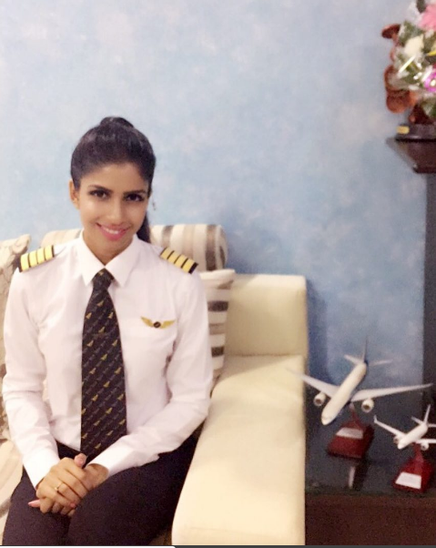 印度正妹迪芙亞（Anny Divya）目前是波音777客機全球最年輕女機長（圖／翻攝自instagram , 2017.8.4）
