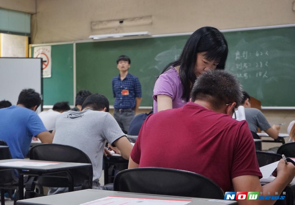 ▲台電公司自辦甄試遭舞弊集團滲入， 5 名考生遭當場查獲使用違規電子設備，考試資格遭撤銷。（圖／台電公司提供）