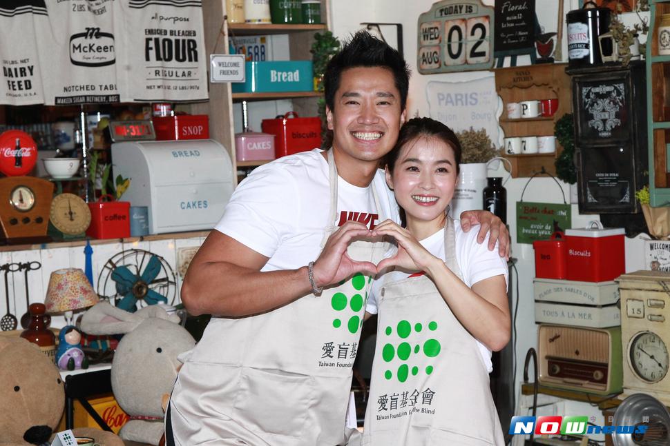 ▲小嫻（右）上節目吐露和何守正離婚後的心聲。（圖／記者葉政勳攝 , 2017.08.02）