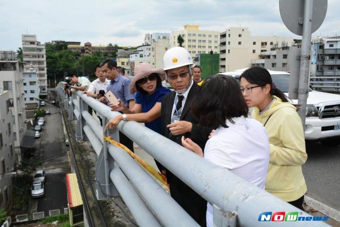 縣立體育場環場道路坍陷　坑洞呈不規則形狀
