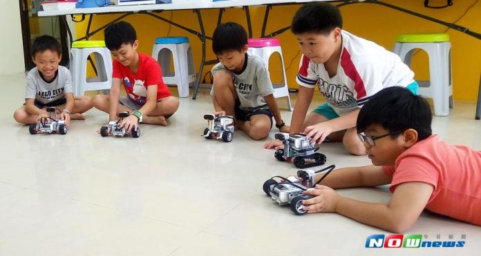 板橋鏈接未來機器世界活動　樂高機器人陪你過暑假
