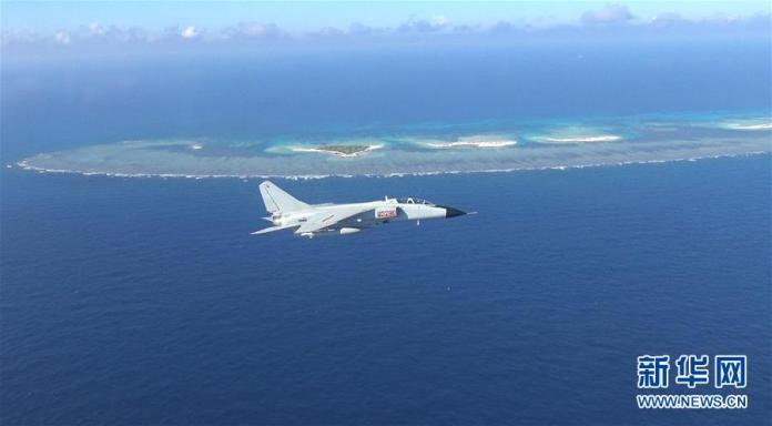 南海艦隊航空兵某飛行團「飛豹」編隊進行島礁巡航。
